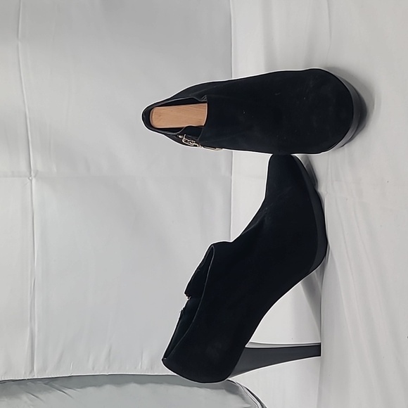 Diane Von Furstenberg Shoes - Diane Von Furstenberg "Claude" ankle booties size 10M